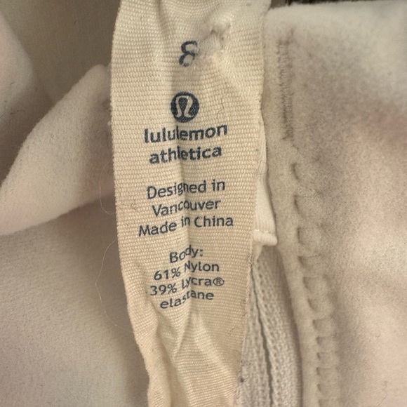Lululemon Athletica Fresh Tracks 1/2 zip in white/cream Size 8. Good condition! - Picture 8 of 8